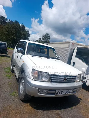 Toyota Land Cruiser Prado 1998 White