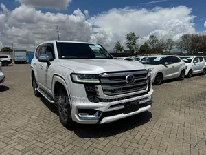Toyota Land Cruiser 3.3 Diesel 4WD 2022 White
