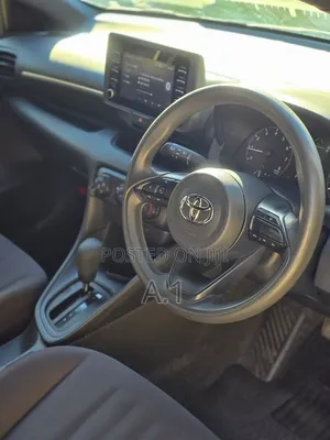 Toyota Yaris 2020 Pearl