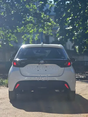 Toyota Yaris 2020 Pearl
