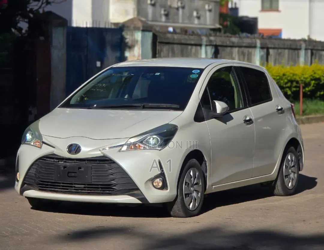 Toyota Vitz 1.0 FWD 5dr 2019 Off white