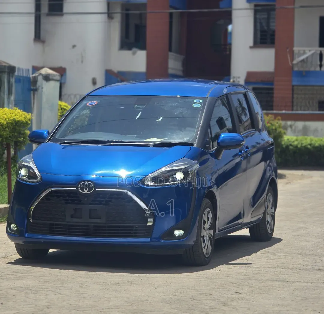 Toyota Sienta 1.5 Hybrid FWD (6-seater) 2018 Blue