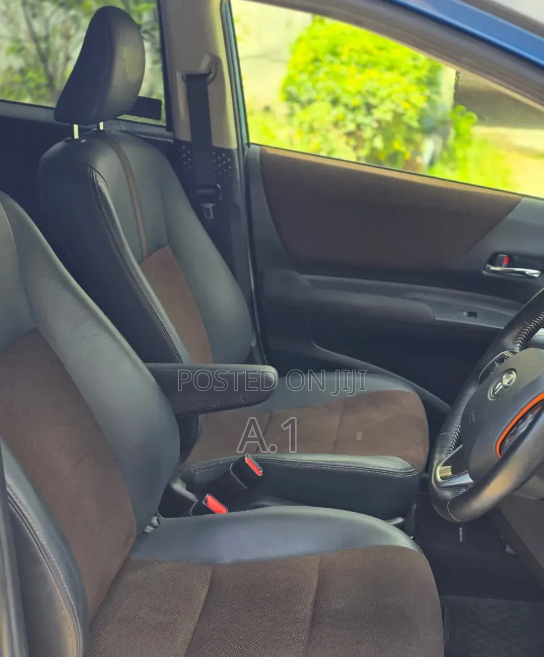 Toyota Sienta 1.5 Hybrid FWD (6-seater) 2018 Blue