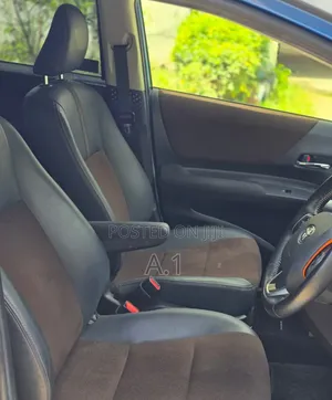 Toyota Sienta 1.5 Hybrid FWD (6-seater) 2018 Blue