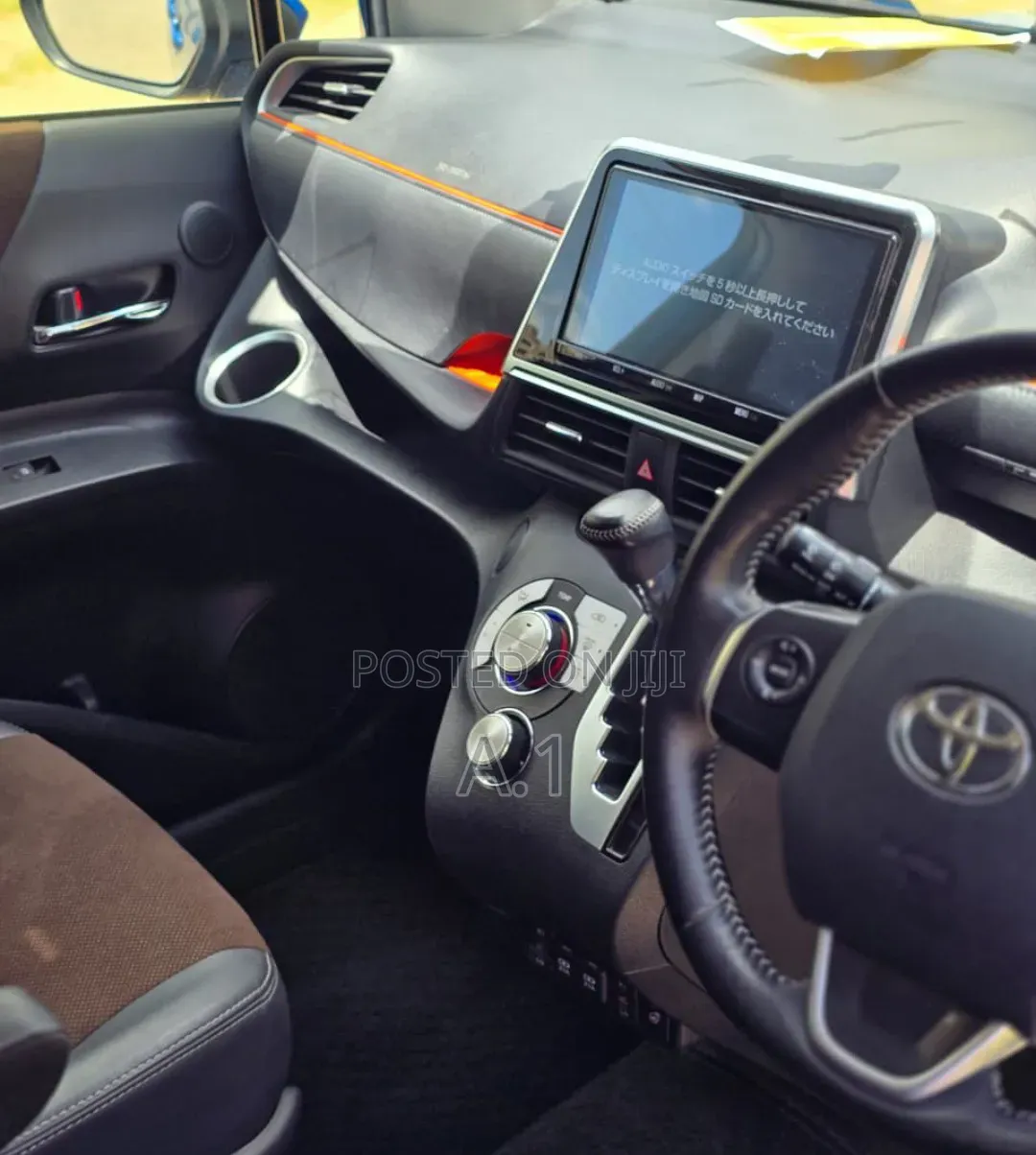 Toyota Sienta 1.5 Hybrid FWD (6-seater) 2018 Blue
