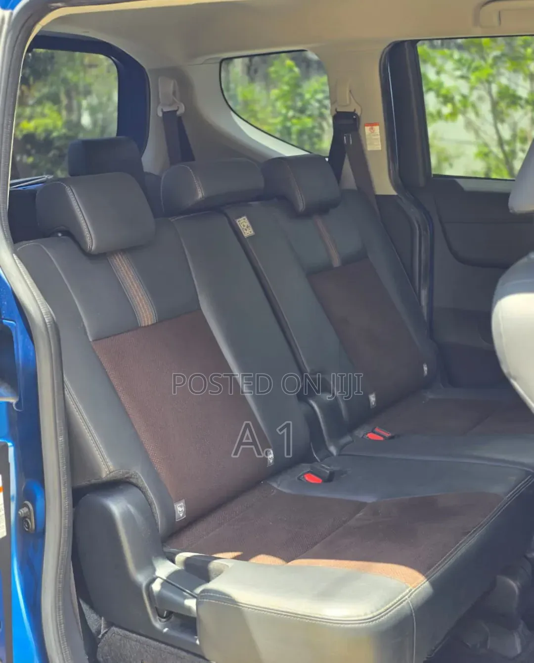 Toyota Sienta 1.5 Hybrid FWD (6-seater) 2018 Blue