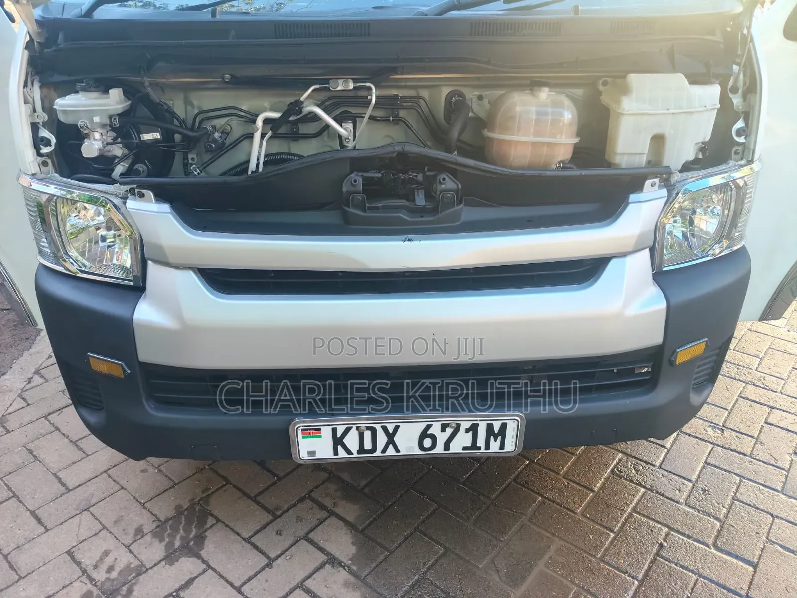 Toyota HiAce 2019 White