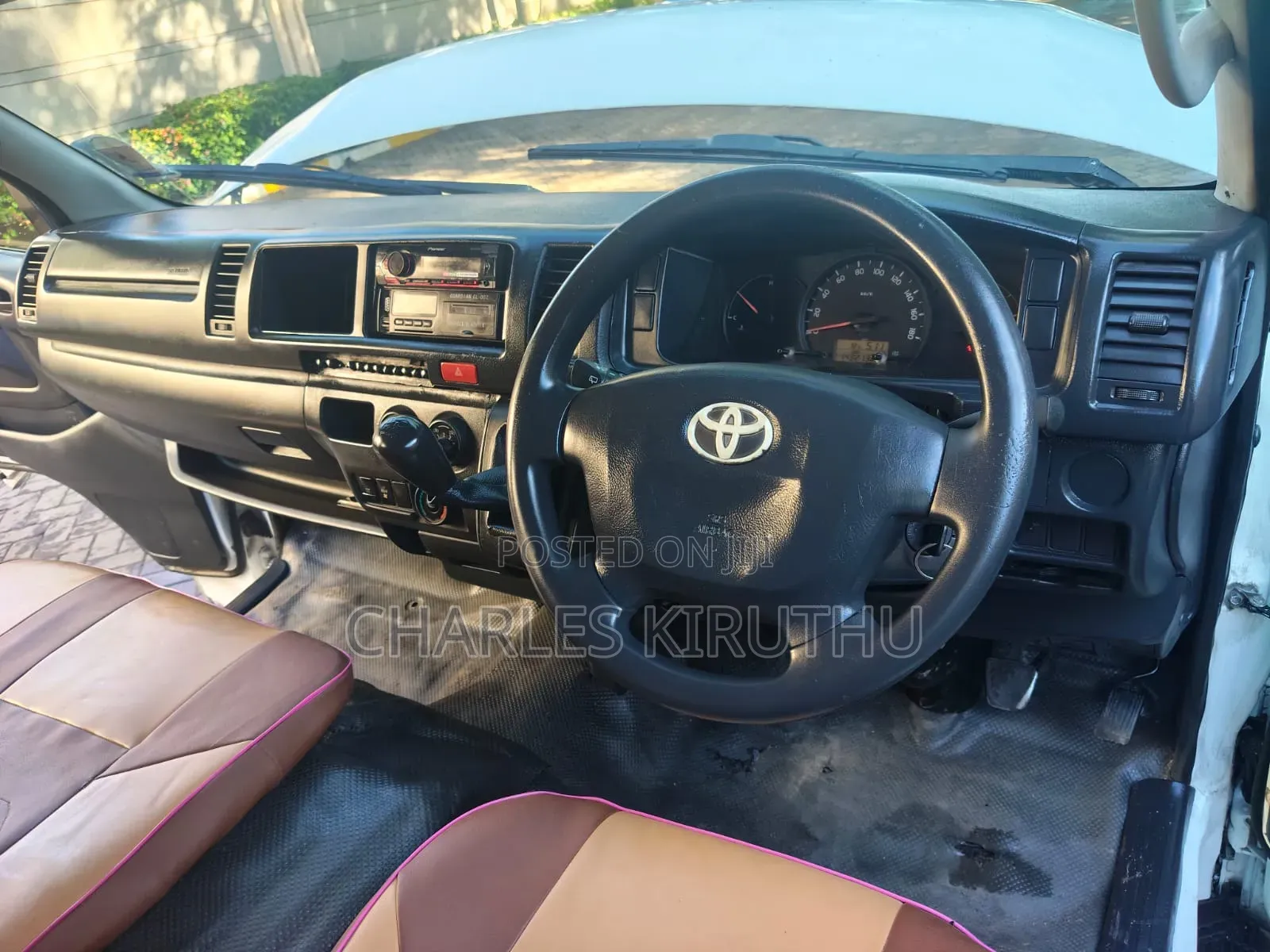 Toyota HiAce 2019 White