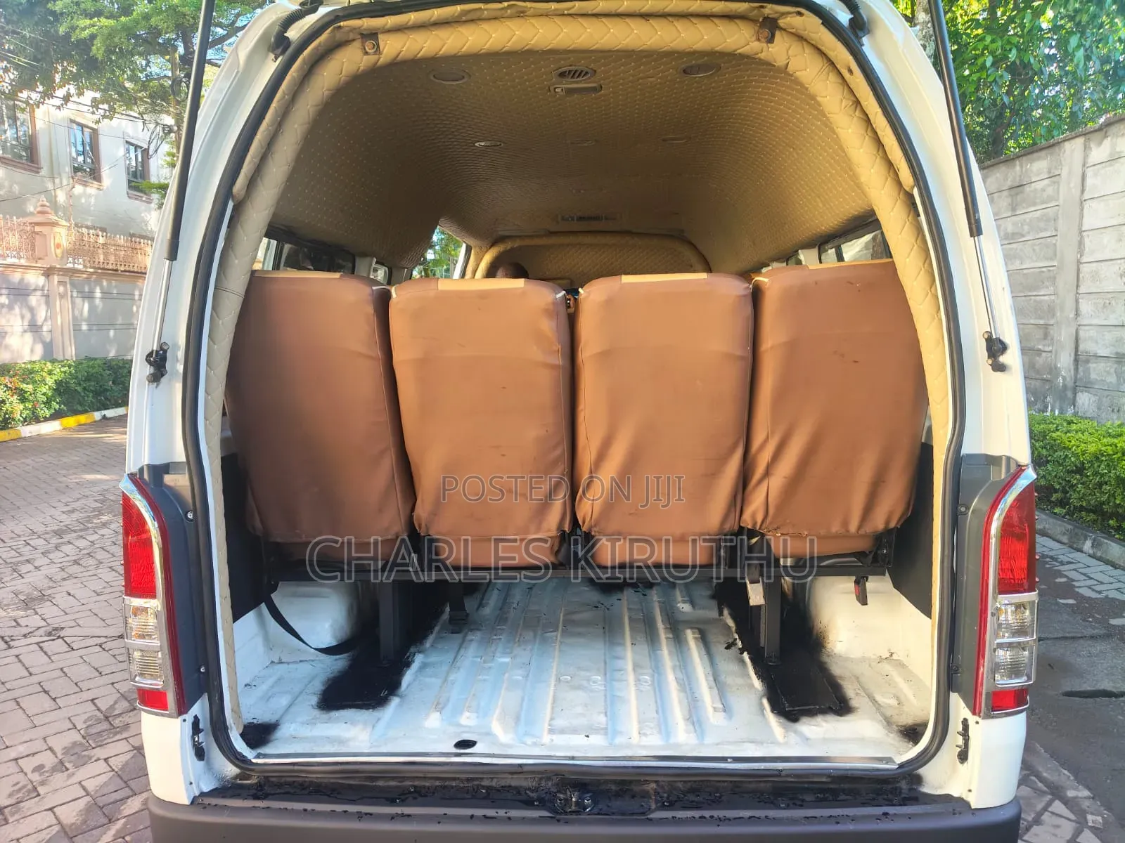 Toyota HiAce 2019 White