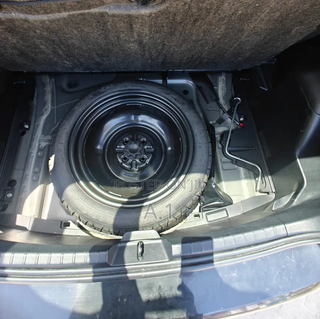 Toyota Vitz 1.3 FWD 5dr 2019 Black