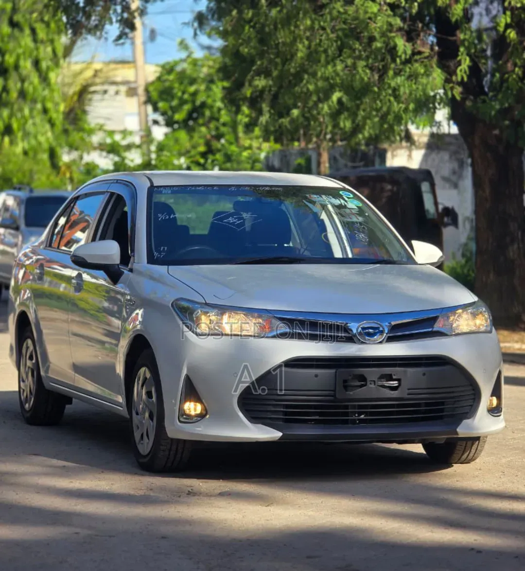 Toyota Axio 1.5 Hybrid G 2WD 2019 Off white