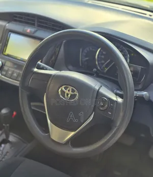 Toyota Axio 1.5 Hybrid G 2WD 2019 Off white
