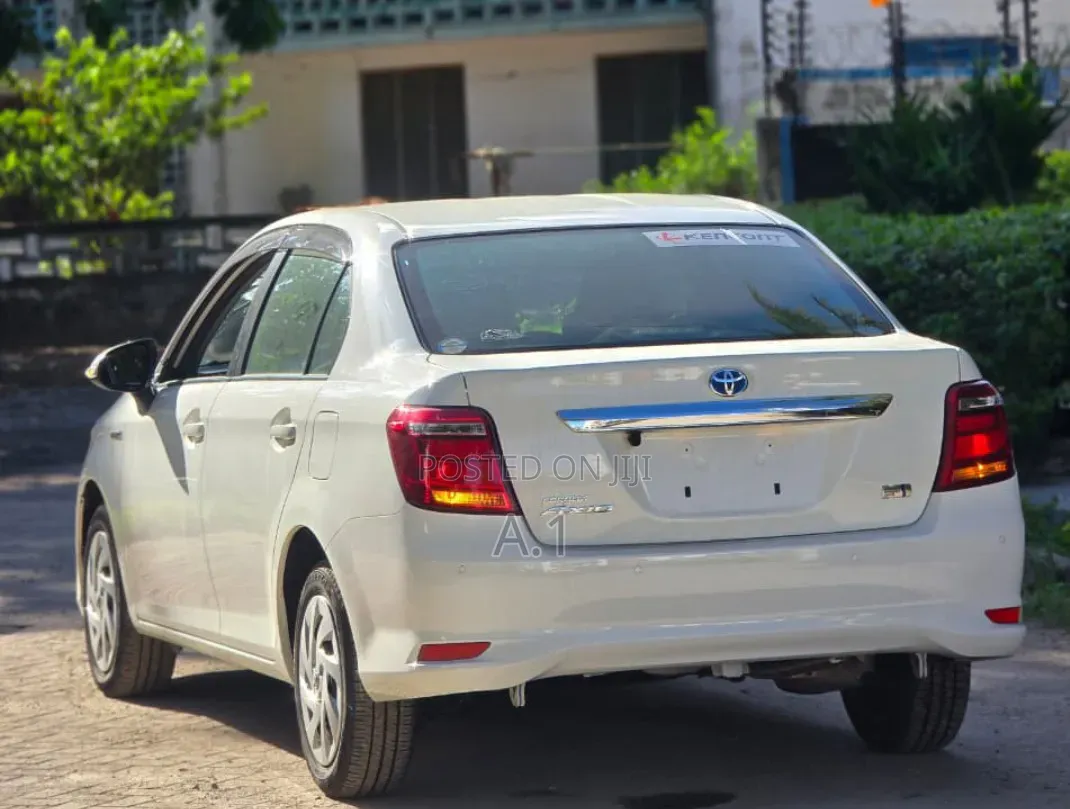 Toyota Axio 1.5 Hybrid G 2WD 2019 Off white