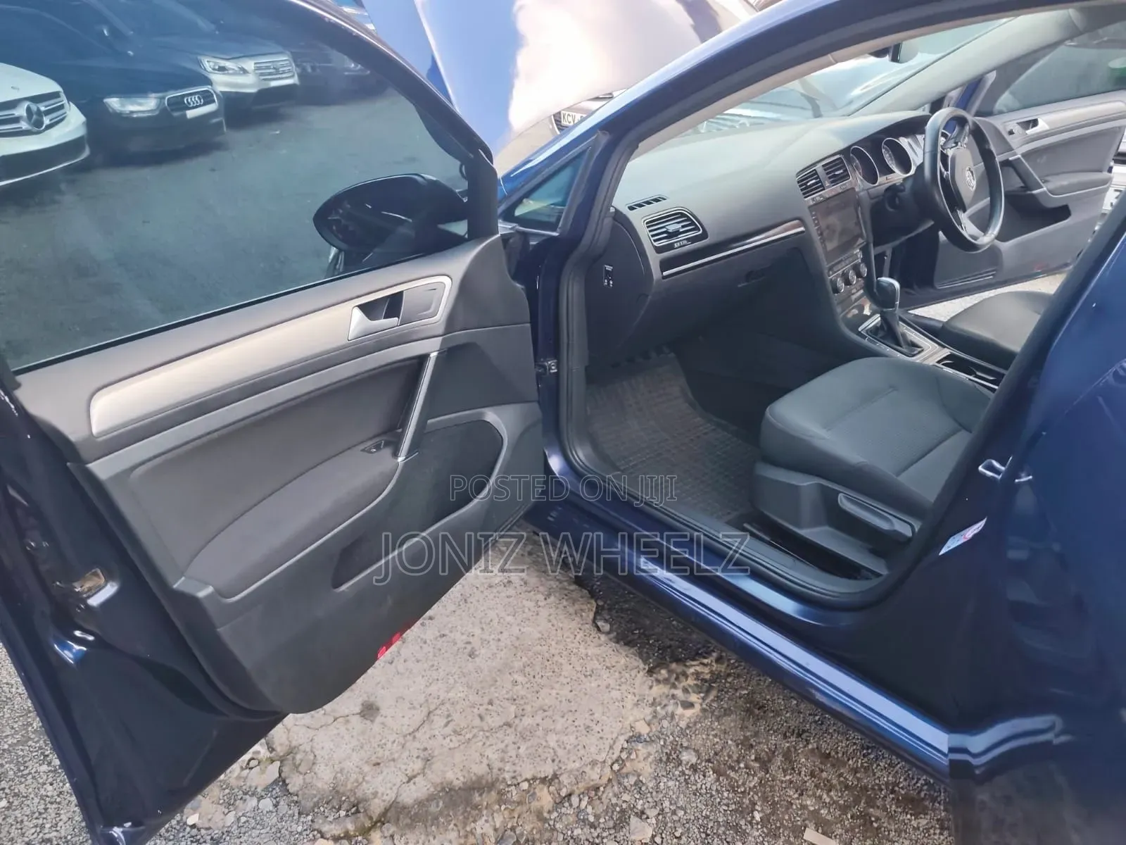 Volkswagen Golf TSI S FWD 2018 Blue
