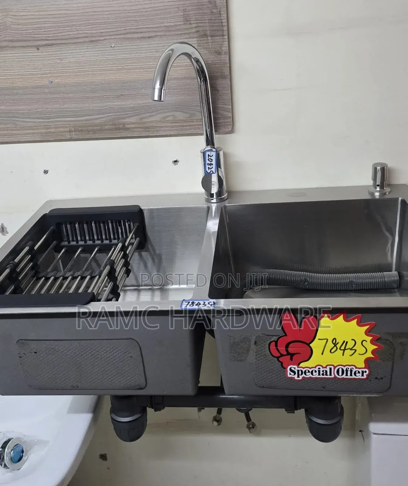 Kitchen Sink With Tap