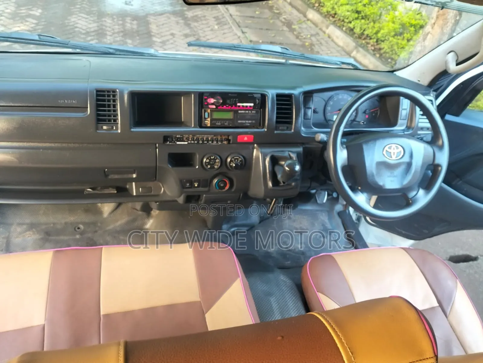 Toyota Grand HiAce 2017 White