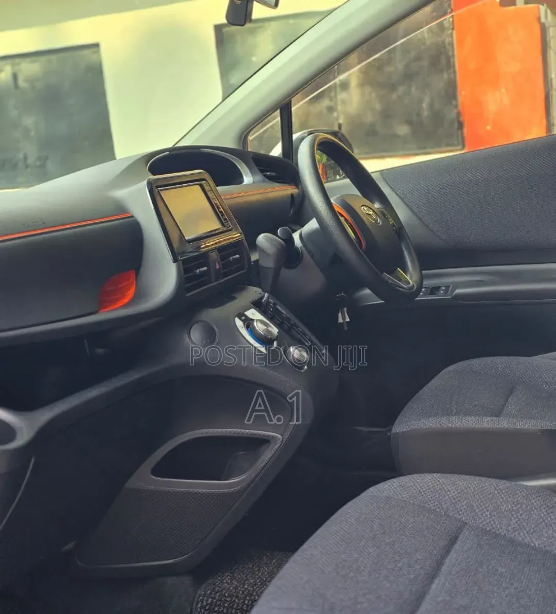 Toyota Sienta 1.5 Hybrid FWD (6-seater) 2019 Pearl