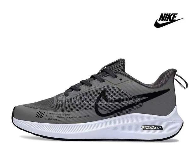 Nike Zoom Structure 7x Sneakers