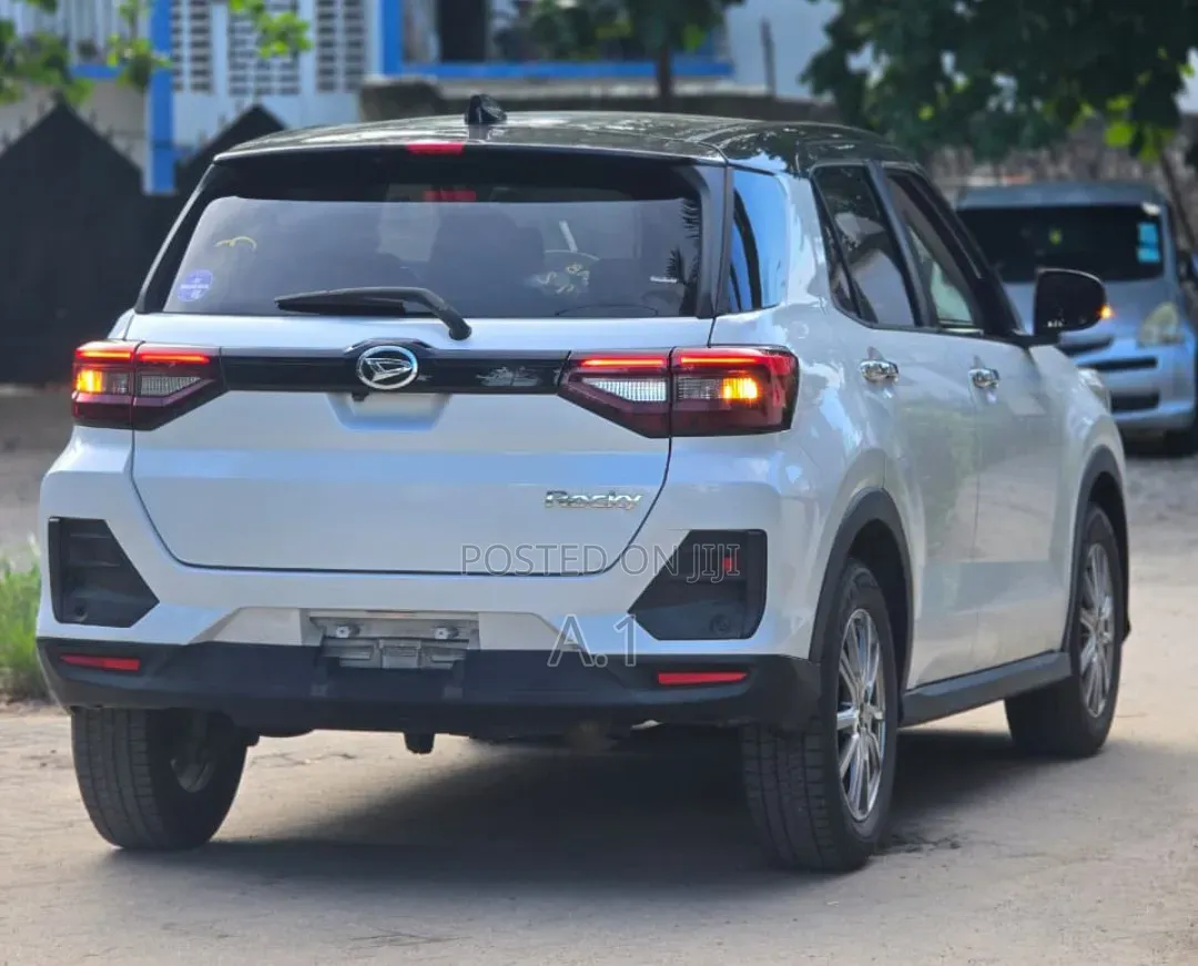 Daihatsu Rocky 2019 White