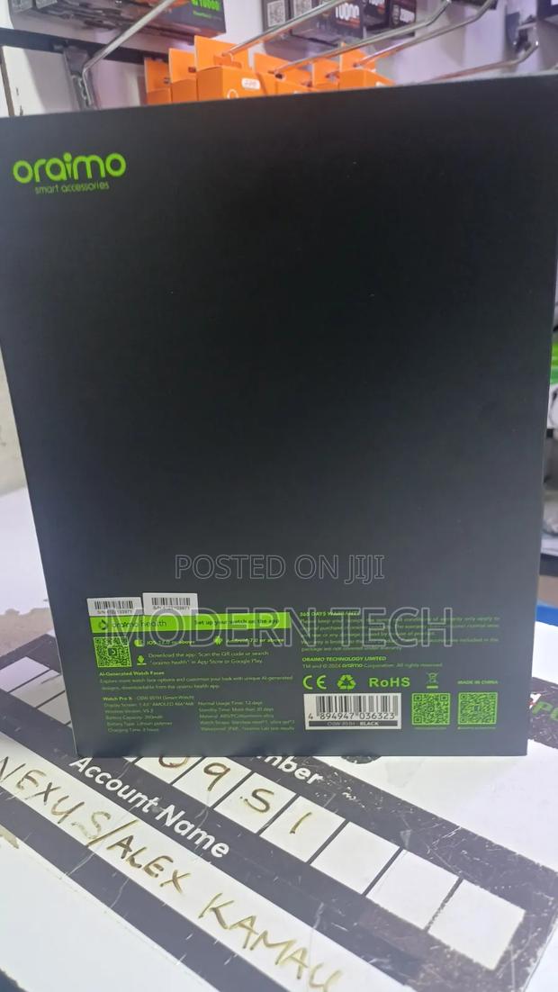 Smartwatch With Extra Cases Straps - thumbnail 2