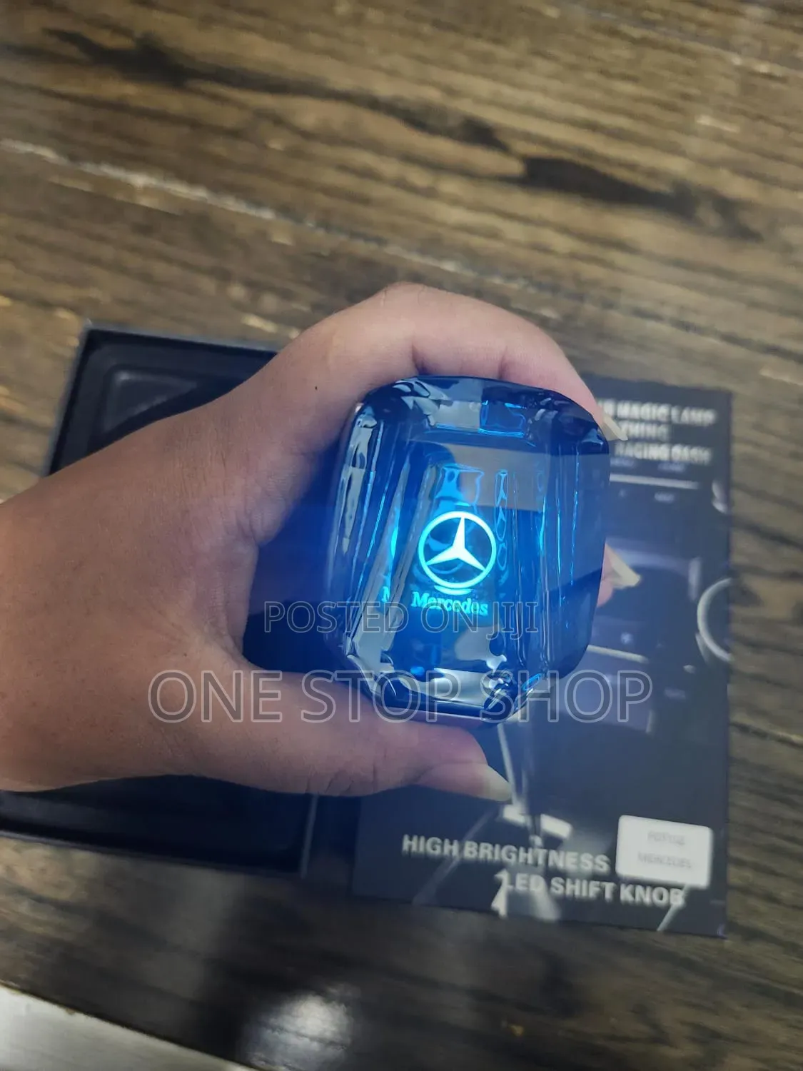 High Brightness Crystal Led Mercedes Logo Gear Knob
