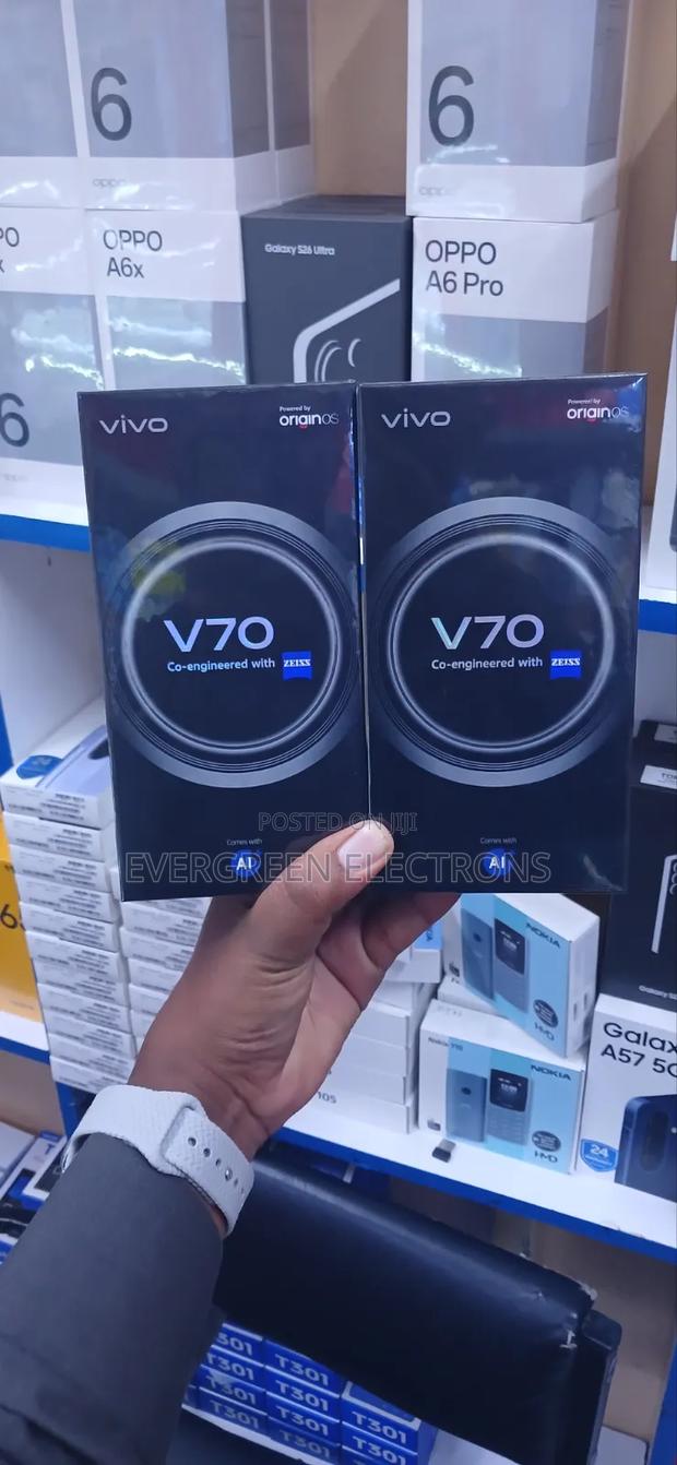 New Vivo V70 256 GB Black