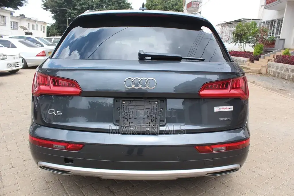 Audi Q5 2.0T Premium AWD quattro 2019 Black