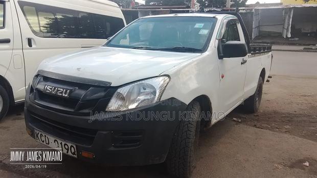Isuzu D-MAX 2015 White