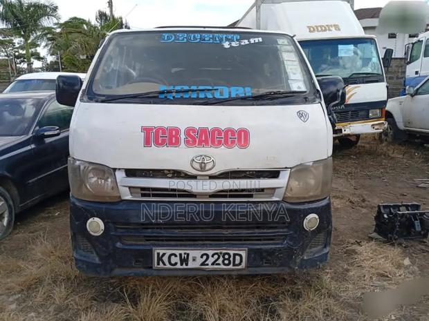 Toyota HiAce 2012 White