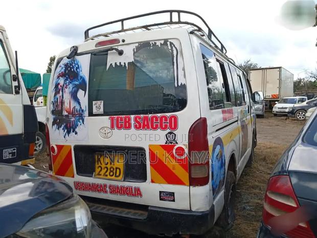 Toyota HiAce 2012 White - thumbnail 8