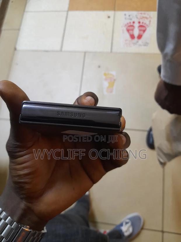 Samsung Galaxy Z Flip4 128 GB Black - thumbnail 3
