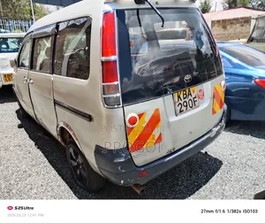 Toyota TownAce Noah 2000 Silver