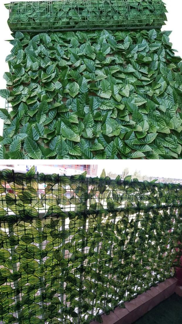 Climbing Green Panel for Urban Balcony Cover - main view