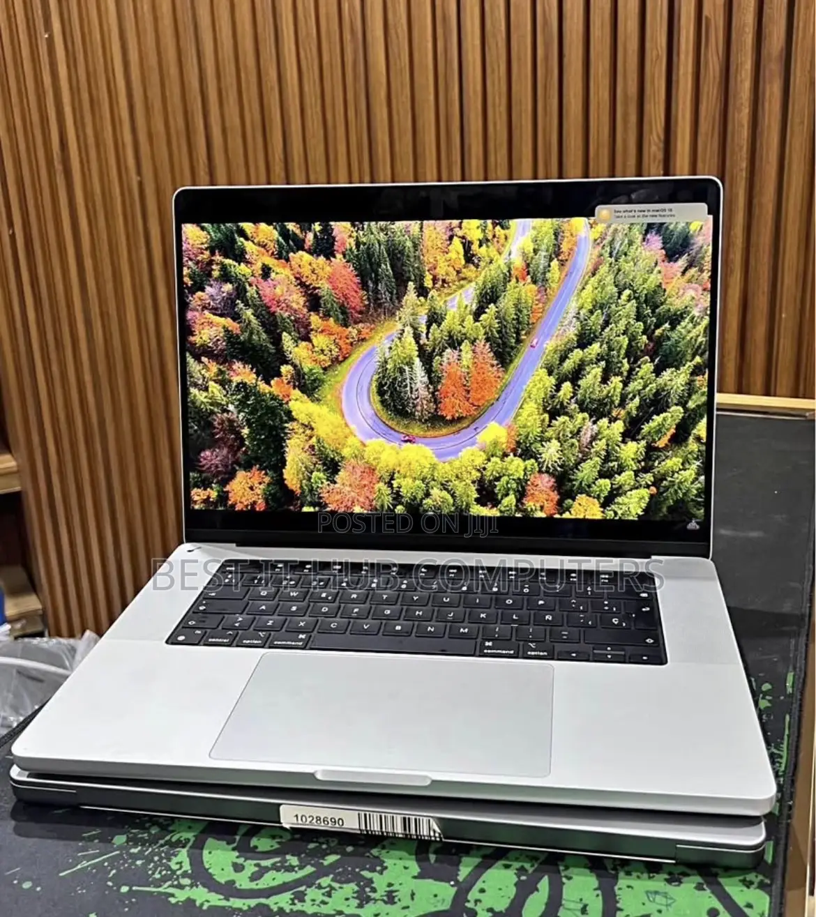 Laptop Apple MacBook Pro 2021 M1 32GB Apple M1 Pro SSD 1T