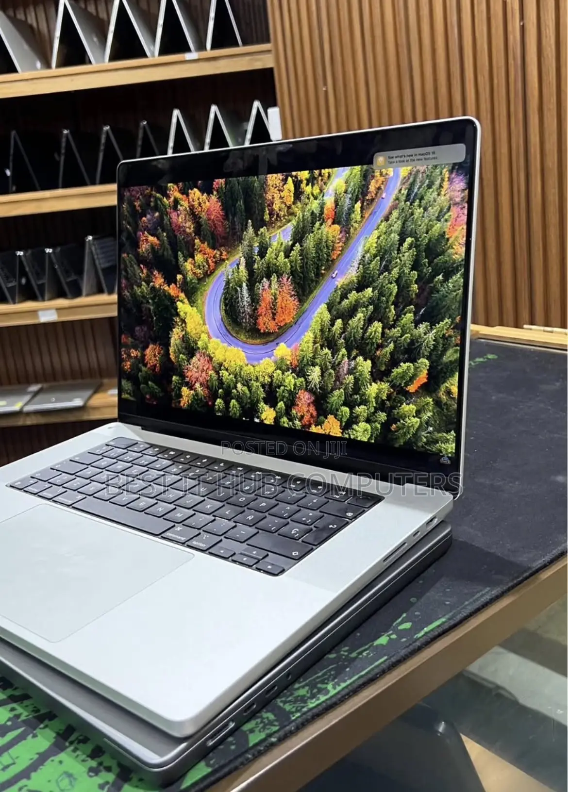 Laptop Apple MacBook Pro 2021 M1 32GB Apple M1 Pro SSD 1T