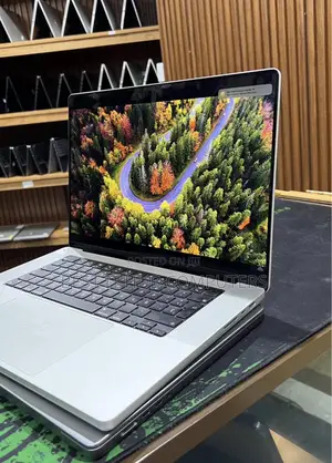 Laptop Apple MacBook Pro 2021 M1 32GB Apple M1 Pro SSD 1T