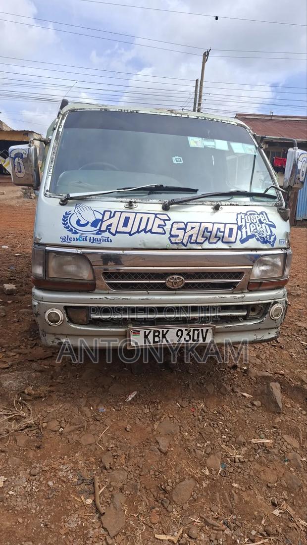 Toyota HiAce 2007 White - thumbnail 3