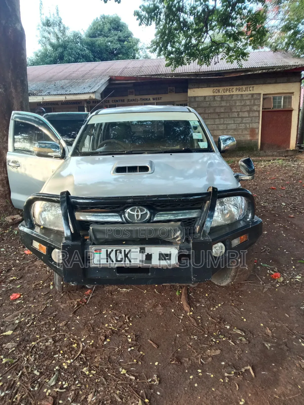 Toyota Hilux 2010 Gray