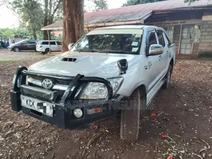 Toyota Hilux 2010 Gray
