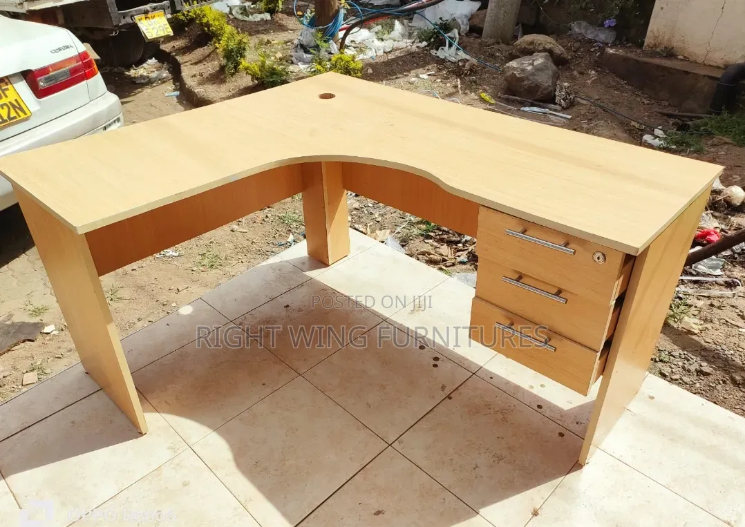Three Drawers and Lockable Drawers L Shape Office Desk 1.4m