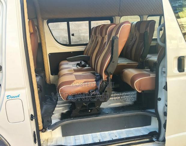 Toyota HiAce 2018 White - thumbnail 5
