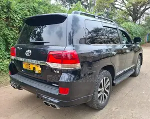 Toyota Land Cruiser 4.6 V8 ZX 2016 Black
