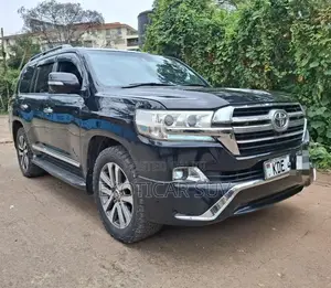 Toyota Land Cruiser 4.6 V8 ZX 2016 Black