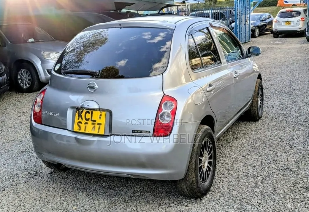 Nissan March 1.2 FWD 2010 Silver