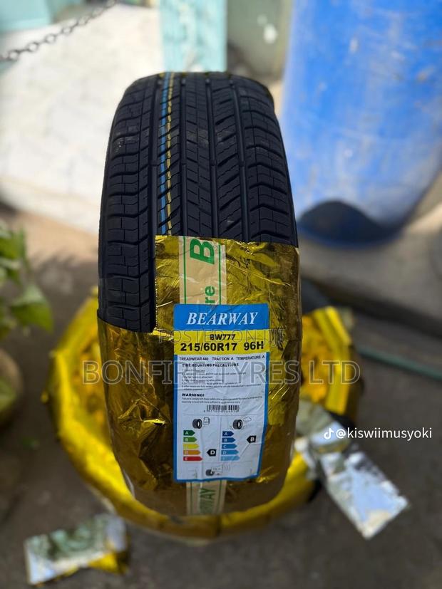 215/60r17 Bearway