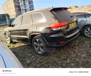 Jeep Cherokee Latitude 4dr SUV 4WD (2.4L 4cyl 9A) 2015 Black