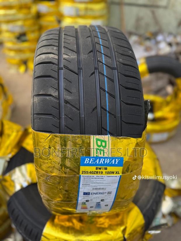 255/40r19 Bearway