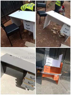 A Black Modern Clerical Chair With Lockable Office Drawers M