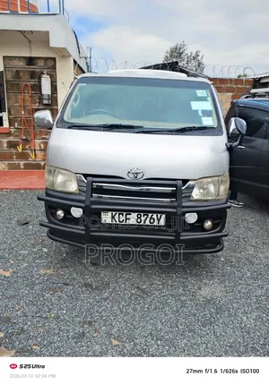 Toyota HiAce 2009 Silver