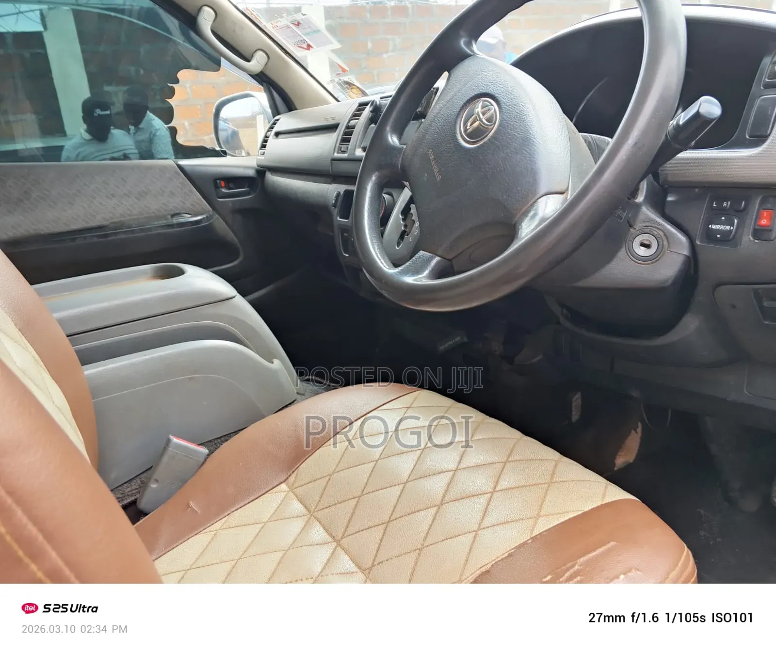 Toyota HiAce 2009 Silver